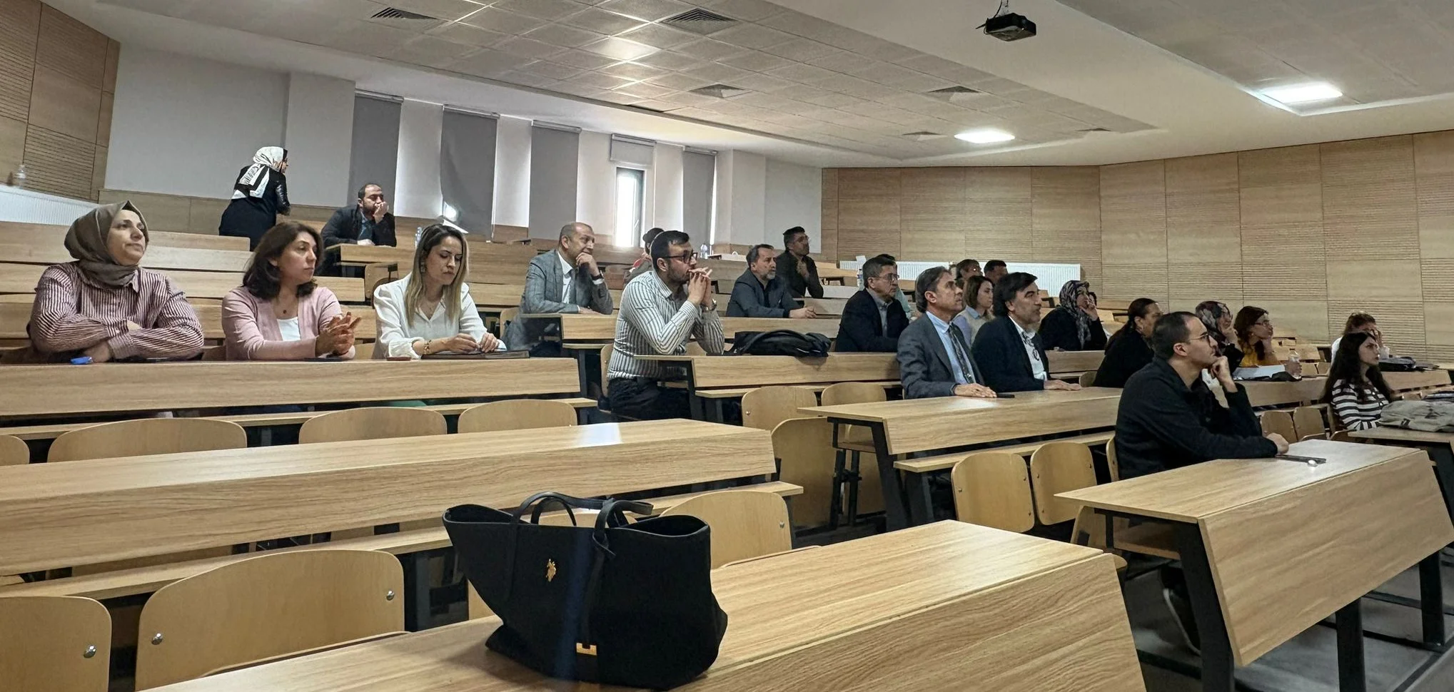 Eczacılık Fakültesi Akademik-İdari Personellerine Yönelik Seminer Gerçekleştirildi